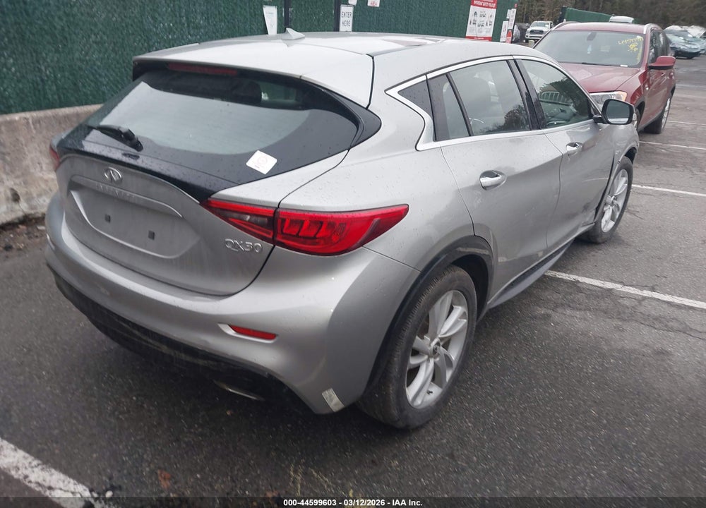 2018 INFINITI QX30 VIN: SJKCH5CP2JA047194