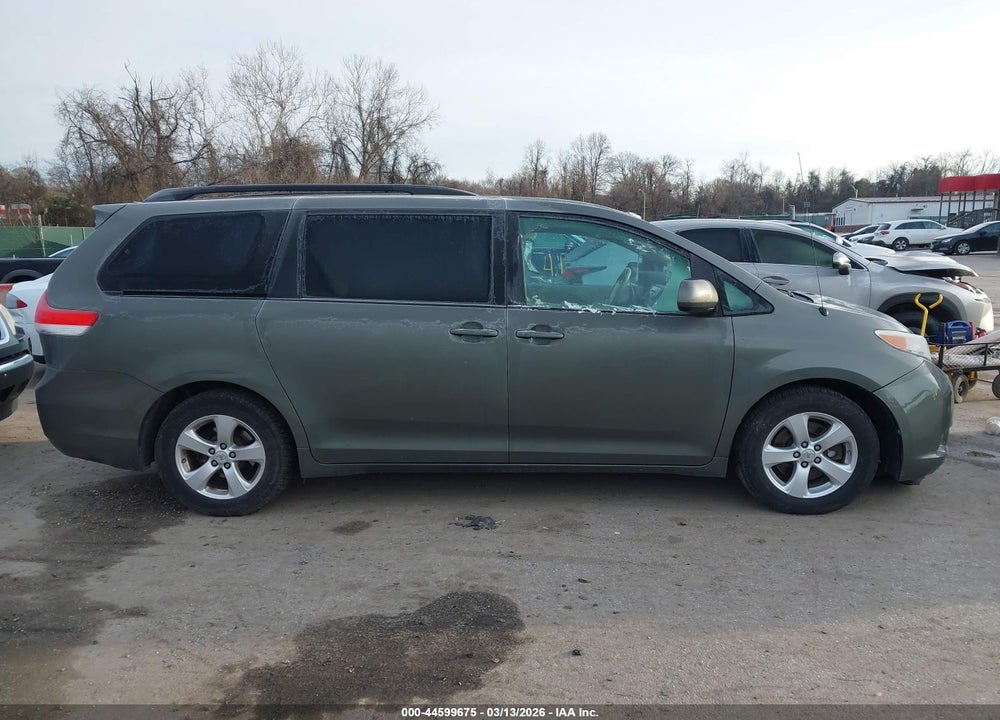 2011 TOYOTA SIENNA LE V6 VIN: 5TDKK3DC4BS156485