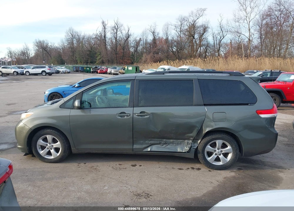 2011 TOYOTA SIENNA LE V6 VIN: 5TDKK3DC4BS156485