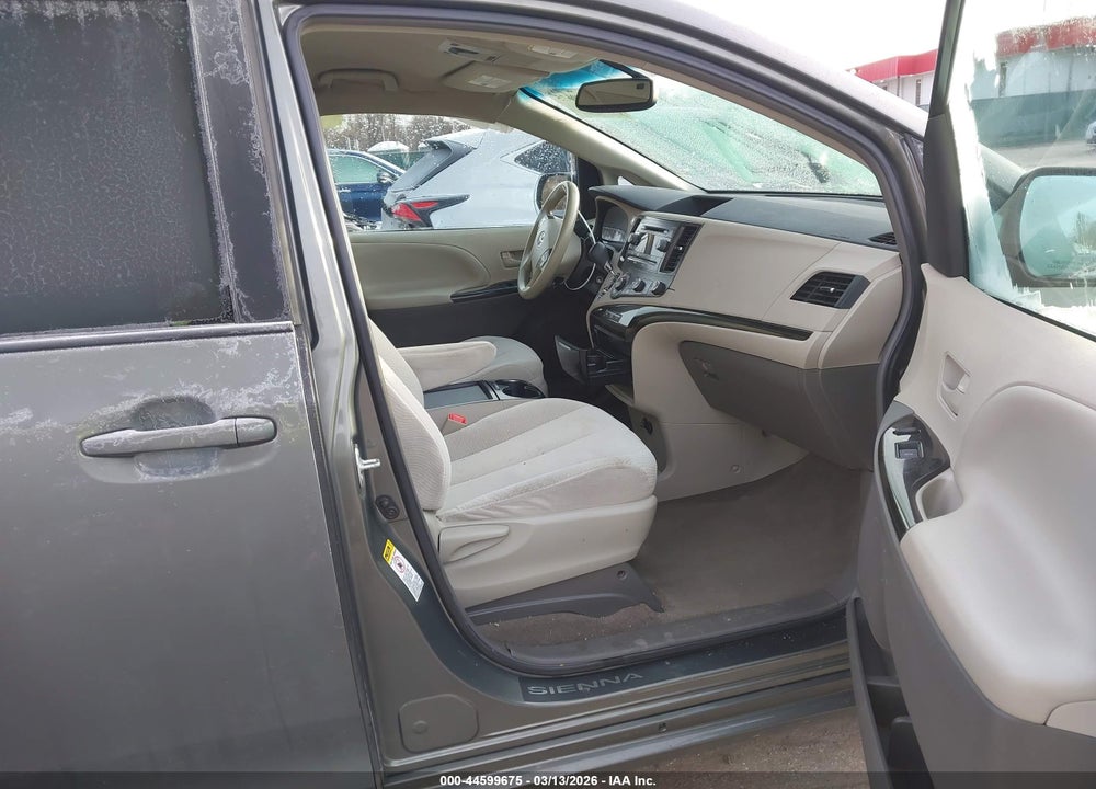 2011 TOYOTA SIENNA LE V6 VIN: 5TDKK3DC4BS156485