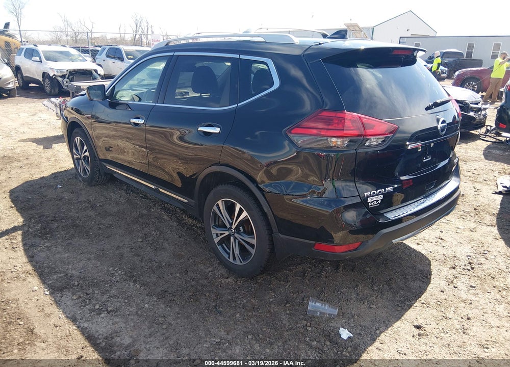 2017 NISSAN ROGUE SL VIN: 5N1AT2MVXHC752789