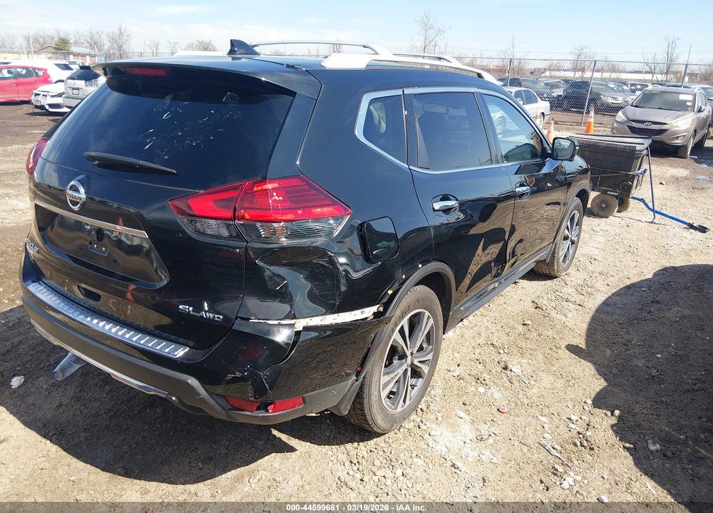2017 NISSAN ROGUE SL VIN: 5N1AT2MVXHC752789