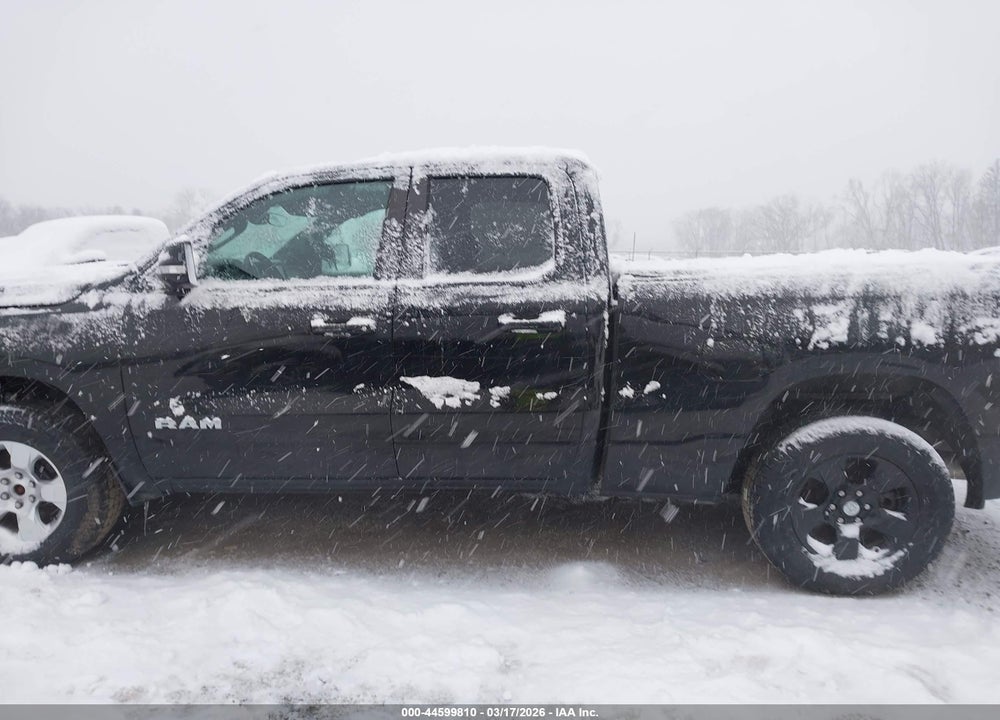 2021 RAM 1500 BIG HORN  4X4 6'4 BOX VIN: 1C6SRFBT8MN521198