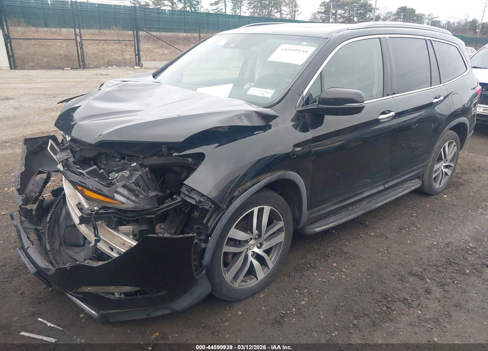 2017 HONDA PILOT TOURING VIN: 5FNYF6H91HB017684