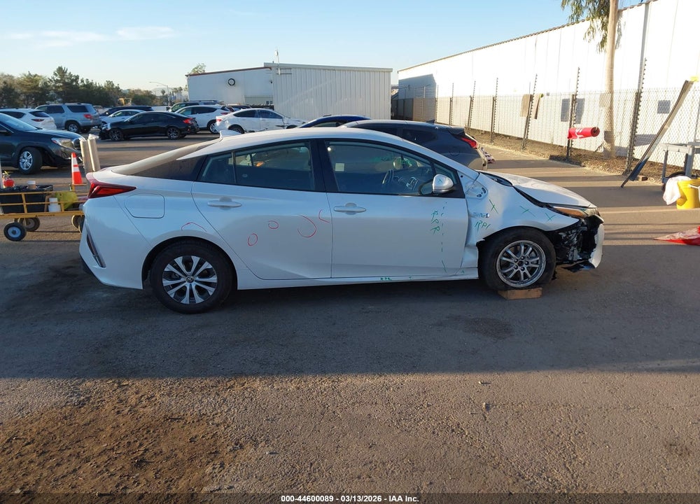 2021 TOYOTA PRIUS PRIME LE VIN: JTDKAMFP1M3174343