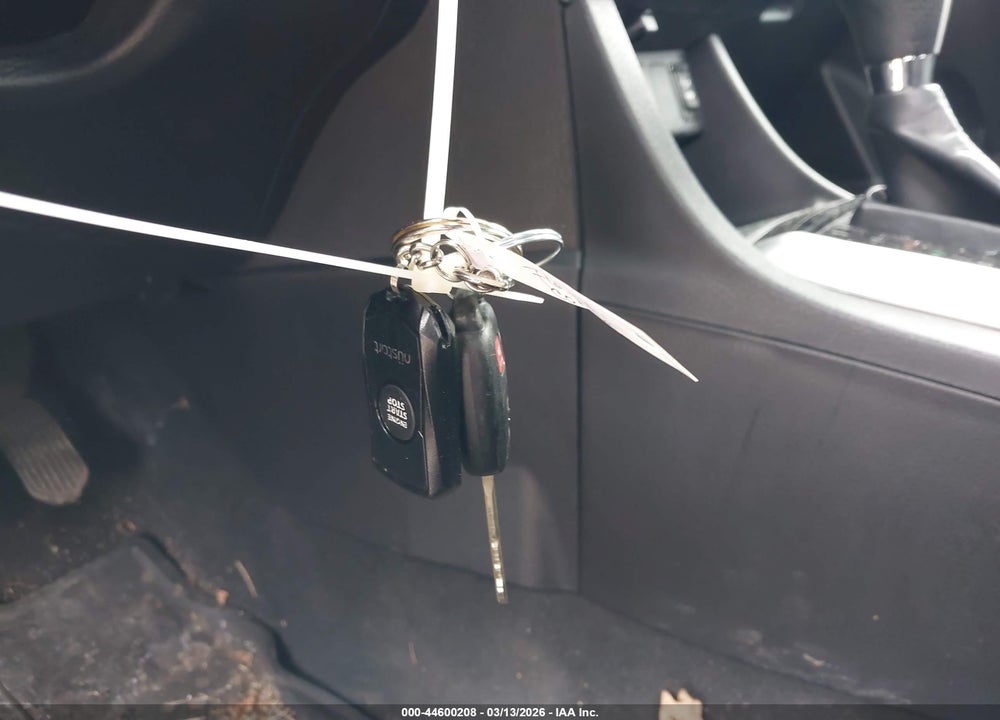 2019 TOYOTA COROLLA LE VIN: 2T1BURHE7KC186579