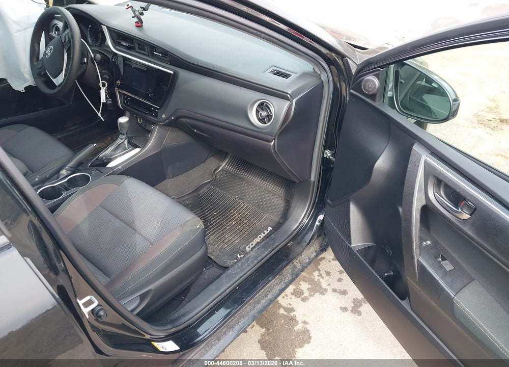 2019 TOYOTA COROLLA LE VIN: 2T1BURHE7KC186579