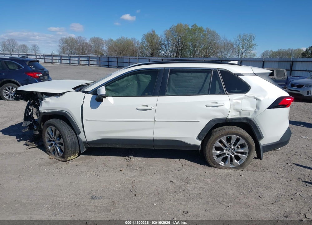 2022 TOYOTA RAV4 XLE PREMIUM VIN: JTMC1RFV3ND086955