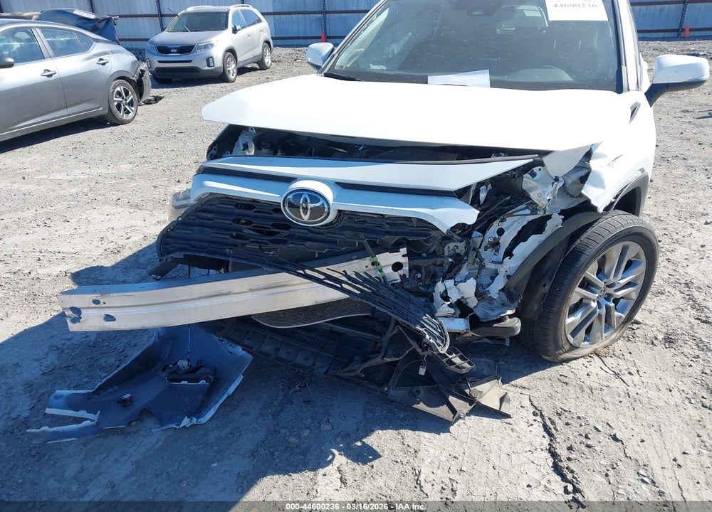 2022 TOYOTA RAV4 XLE PREMIUM VIN: JTMC1RFV3ND086955