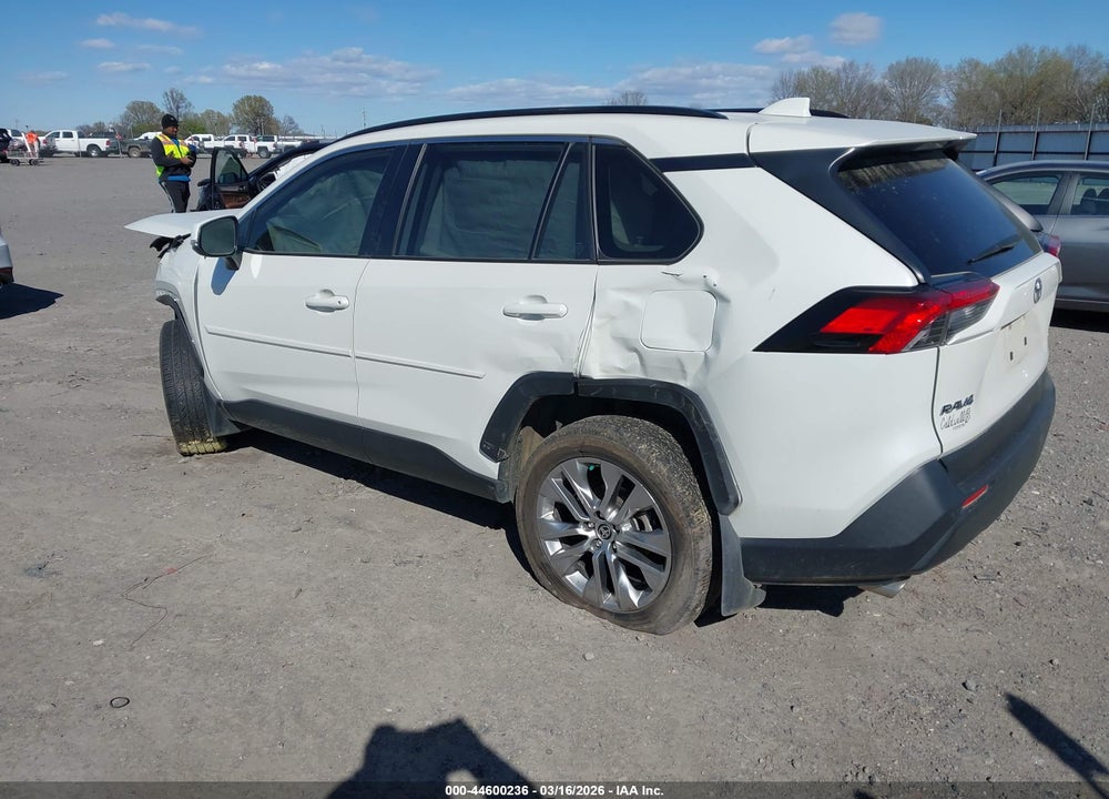 2022 TOYOTA RAV4 XLE PREMIUM VIN: JTMC1RFV3ND086955