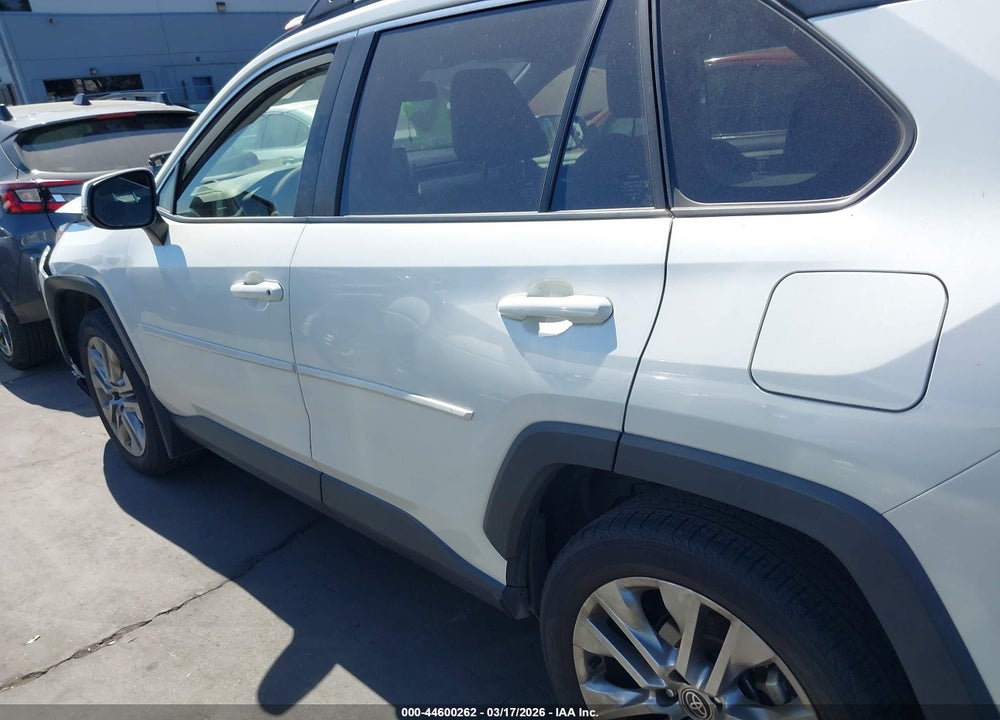 2021 TOYOTA RAV4 XLE PREMIUM VIN: JTMC1RFV5MD083683