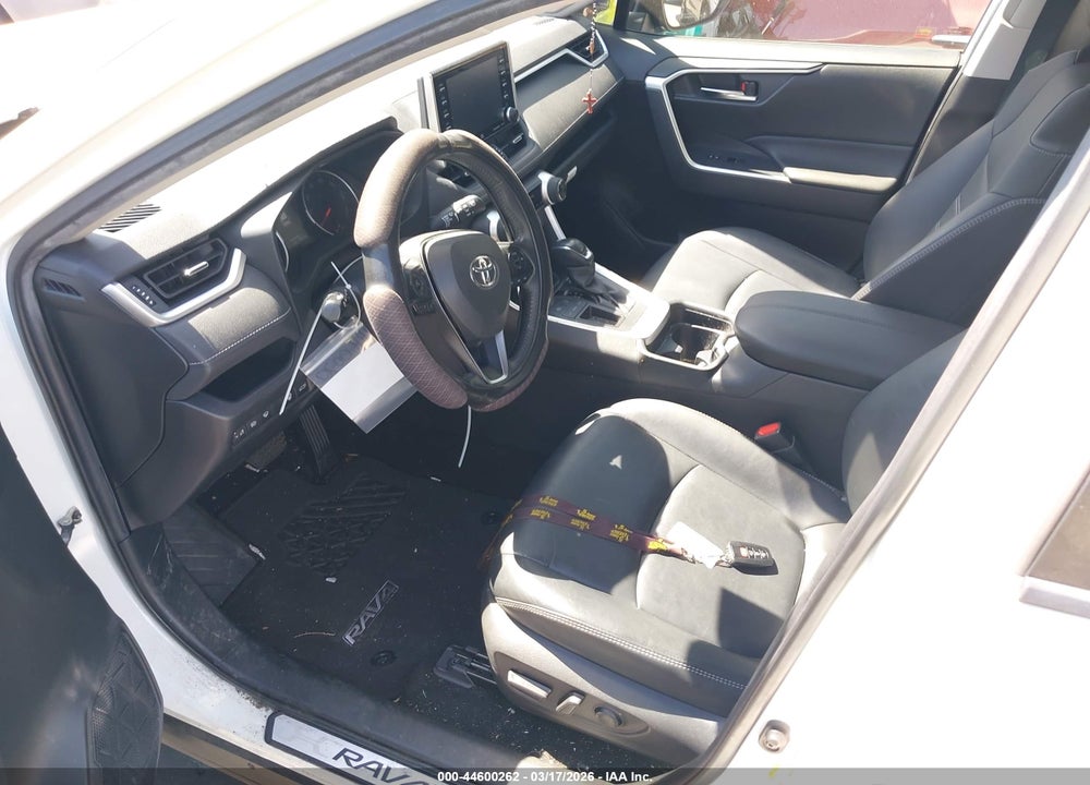 2021 TOYOTA RAV4 XLE PREMIUM VIN: JTMC1RFV5MD083683