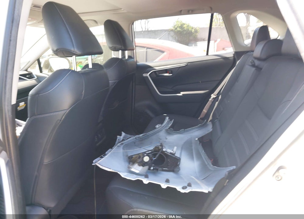 2021 TOYOTA RAV4 XLE PREMIUM VIN: JTMC1RFV5MD083683