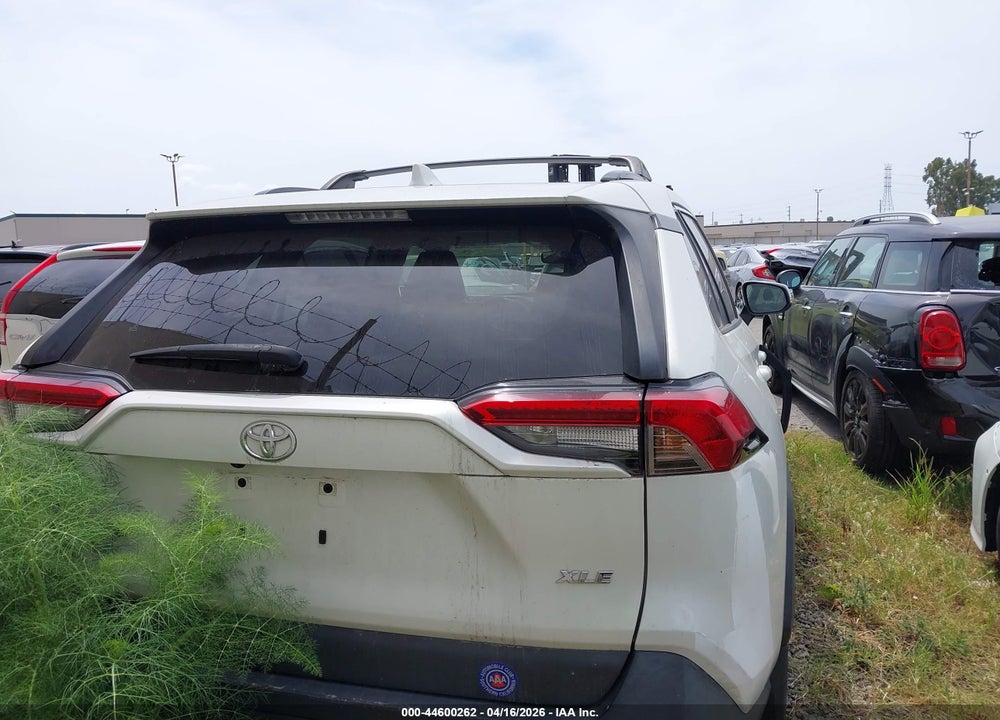 2021 TOYOTA RAV4 XLE PREMIUM VIN: JTMC1RFV5MD083683
