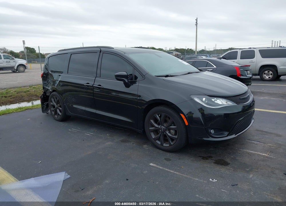 2018 CHRYSLER PACIFICA TOURING L PLUS VIN: 2C4RC1EG5JR338592