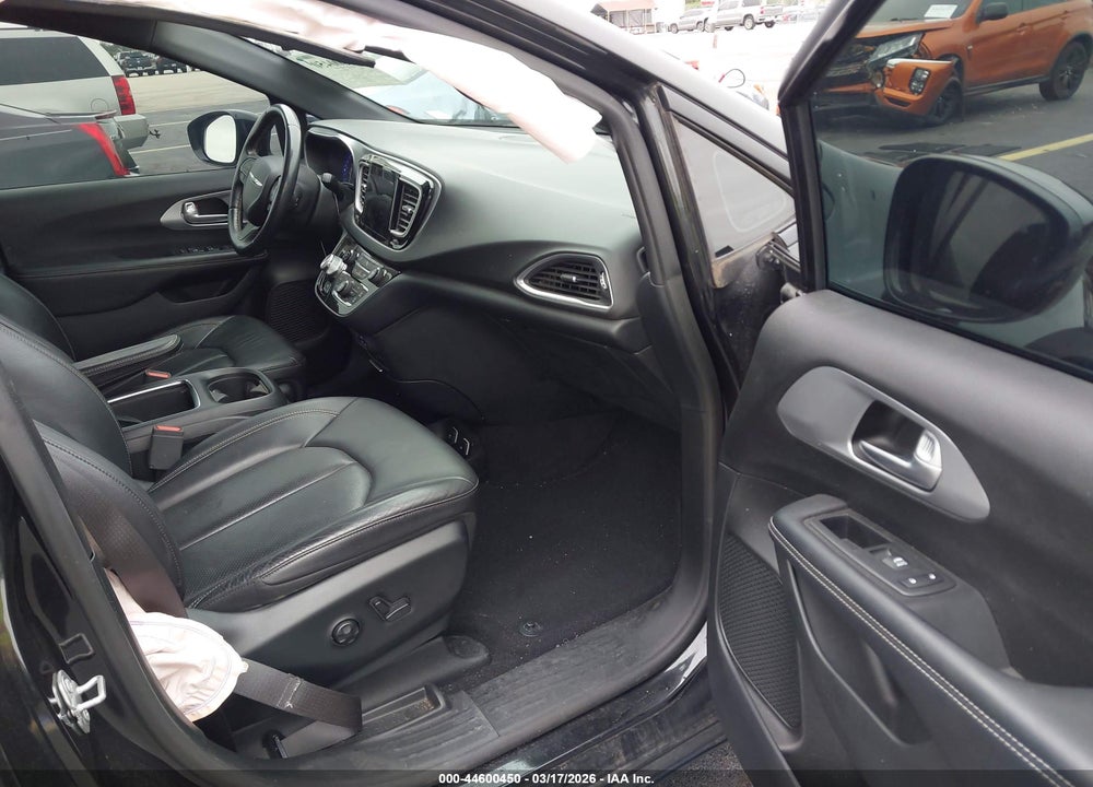 2018 CHRYSLER PACIFICA TOURING L PLUS VIN: 2C4RC1EG5JR338592
