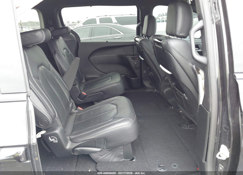 2018 CHRYSLER PACIFICA TOURING L PLUS VIN: 2C4RC1EG5JR338592