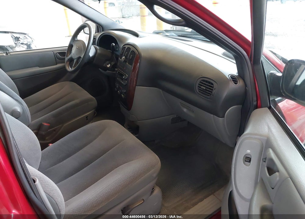 2004 CHRYSLER TOWN & COUNTRY LX VIN: 2C4GP44R54R606190