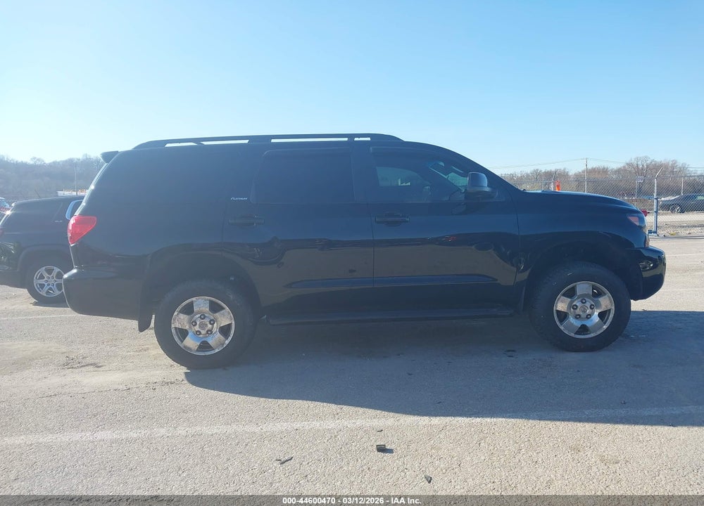 2010 TOYOTA SEQUOIA PLATINUM 5.7L V8 VIN: 5TDDW5G13AS039076