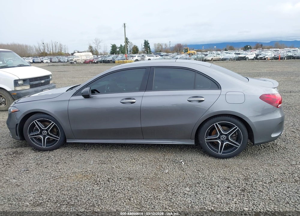 2019 MERCEDES-BENZ A 220 VIN: WDD3G4EB5KW001998