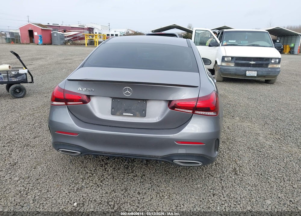 2019 MERCEDES-BENZ A 220 VIN: WDD3G4EB5KW001998
