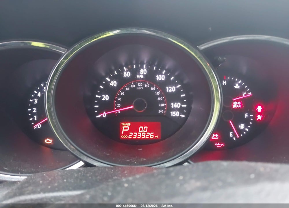 2012 KIA SORENTO LX VIN: 5XYKT3A11CG231044