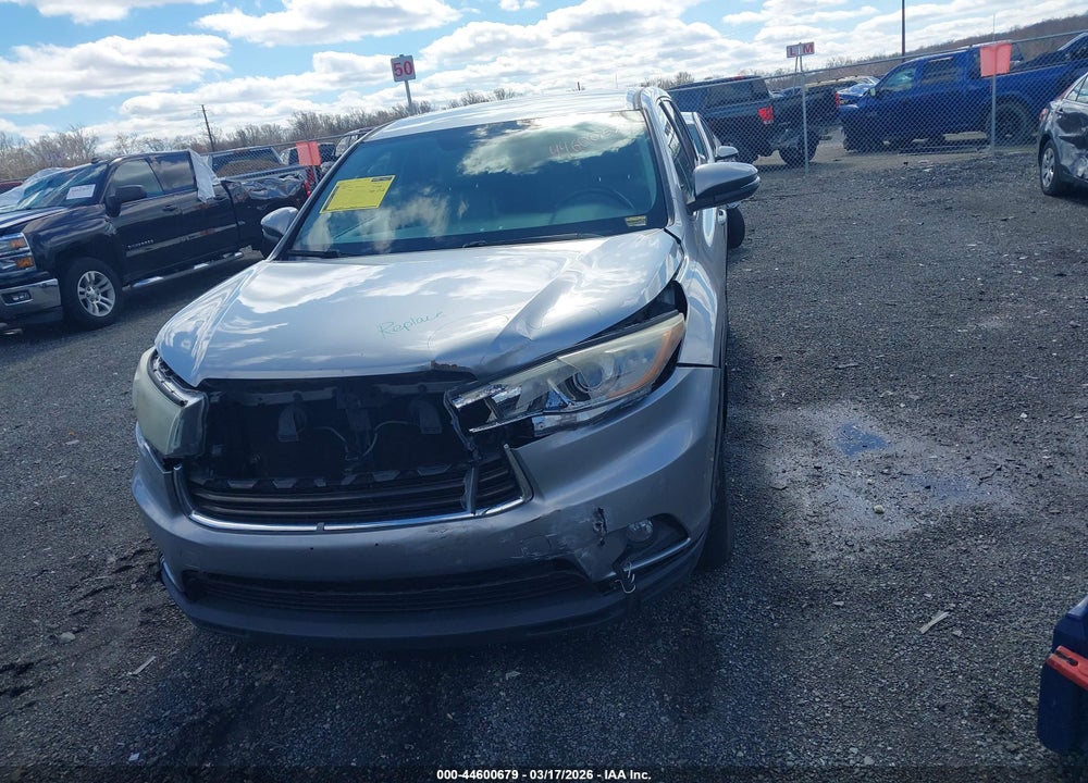 2015 TOYOTA HIGHLANDER LE PLUS V6 VIN: 5TDBKRFH0FS077154