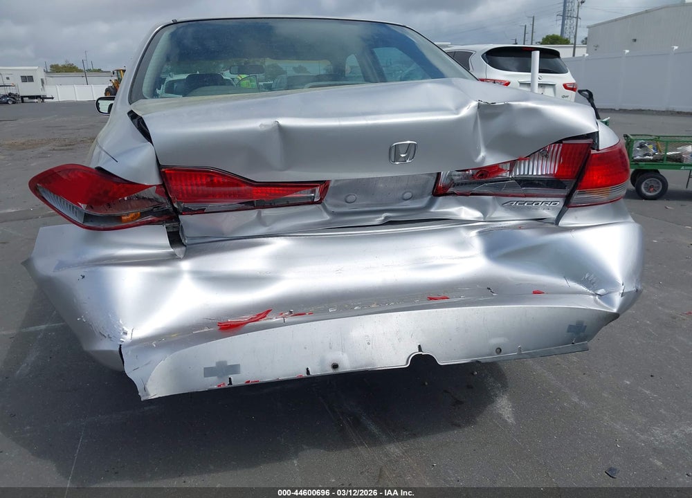 2002 HONDA ACCORD 2.3 SE VIN: 1HGCG567X2A144874