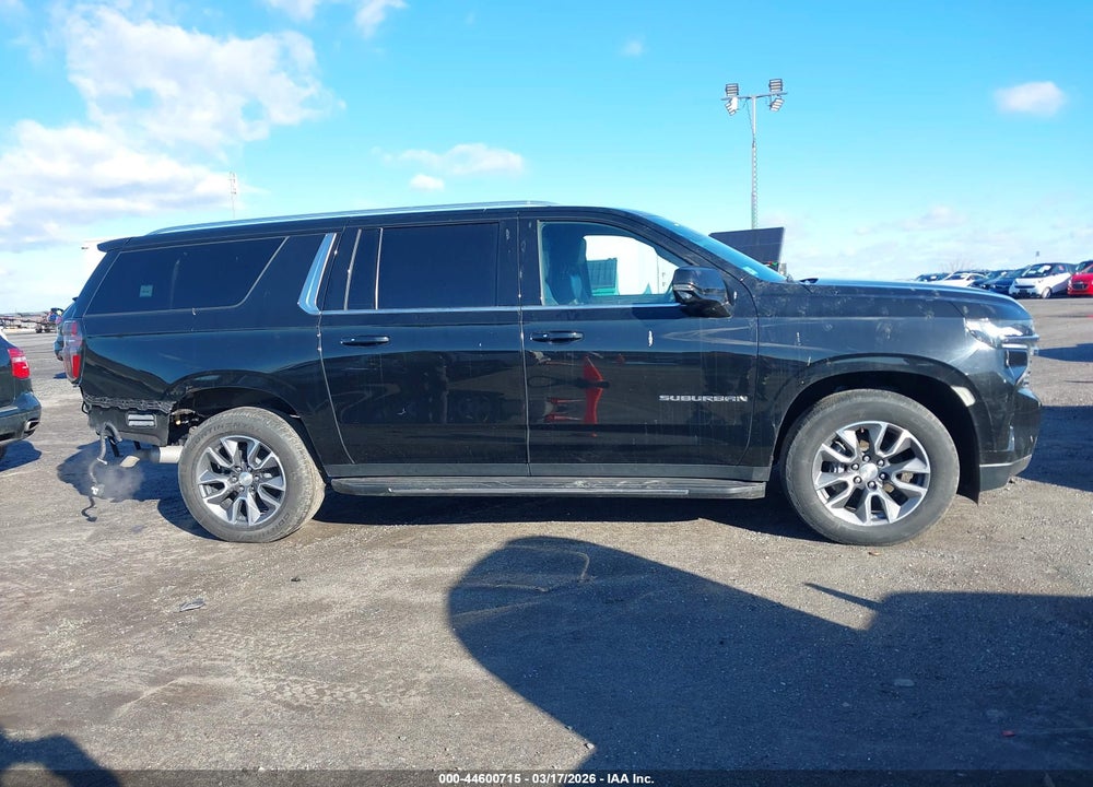 2022 CHEVROLET SUBURBAN 4WD LT VIN: 1GNSKCKD7NR299968