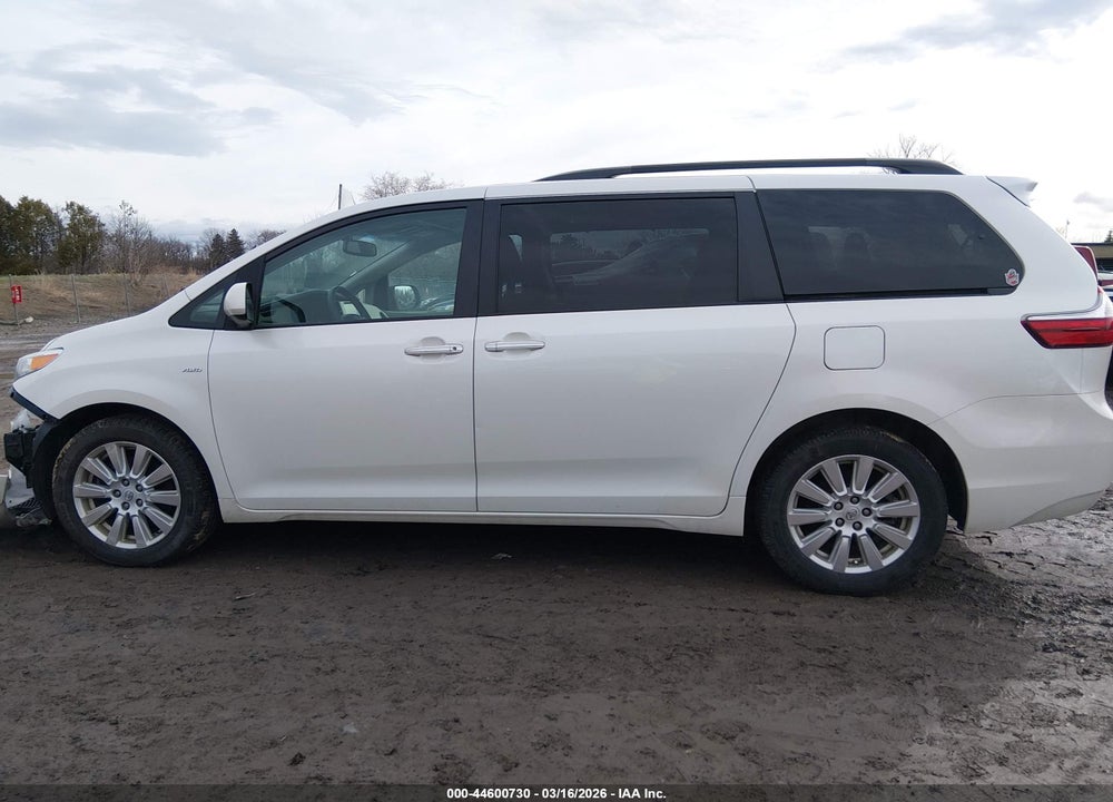 2017 TOYOTA SIENNA XLE 7 PASSENGER VIN: 5TDDZ3DC5HS174622