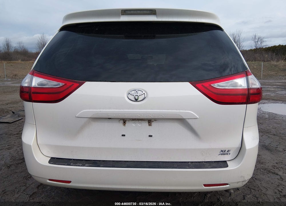 2017 TOYOTA SIENNA XLE 7 PASSENGER VIN: 5TDDZ3DC5HS174622