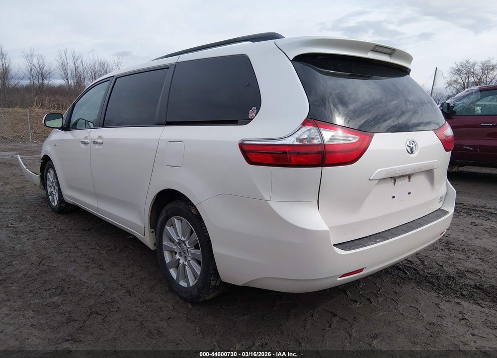 2017 TOYOTA SIENNA XLE 7 PASSENGER VIN: 5TDDZ3DC5HS174622