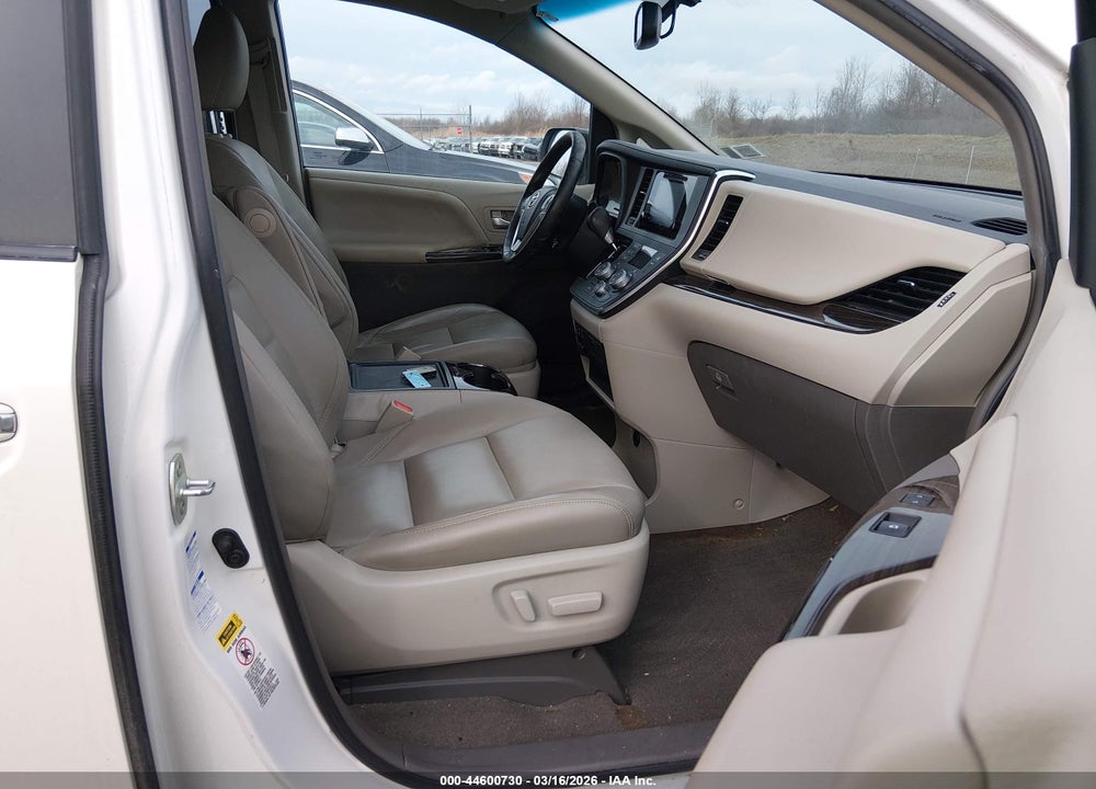 2017 TOYOTA SIENNA XLE 7 PASSENGER VIN: 5TDDZ3DC5HS174622