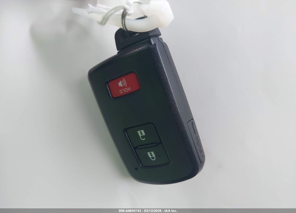2017 TOYOTA RAV4 HYBRID XLE VIN: JTMRJREV2HD112333