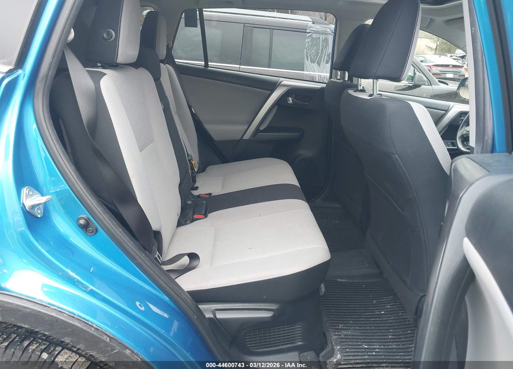 2017 TOYOTA RAV4 HYBRID XLE VIN: JTMRJREV2HD112333