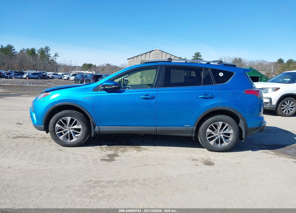 2017 TOYOTA RAV4 HYBRID XLE VIN: JTMRJREV2HD112333