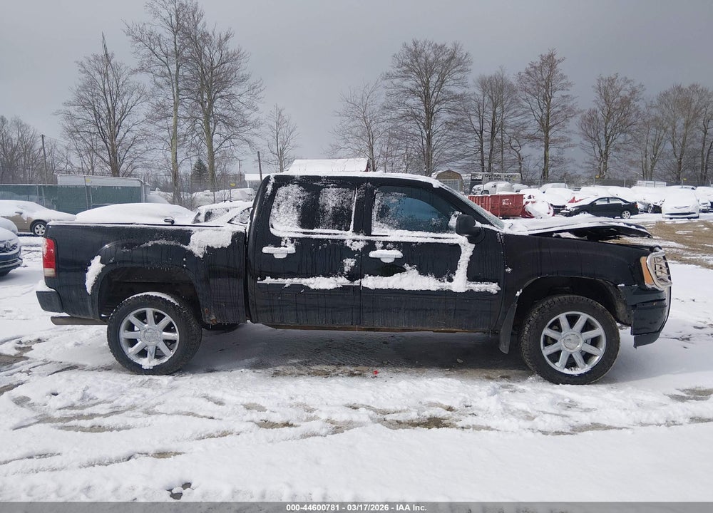 2011 GMC SIERRA 1500 DENALI VIN: 3GTP2XE23BG217892