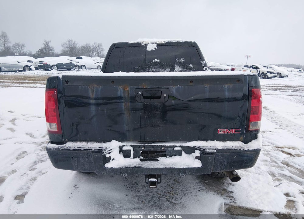 2011 GMC SIERRA 1500 DENALI VIN: 3GTP2XE23BG217892