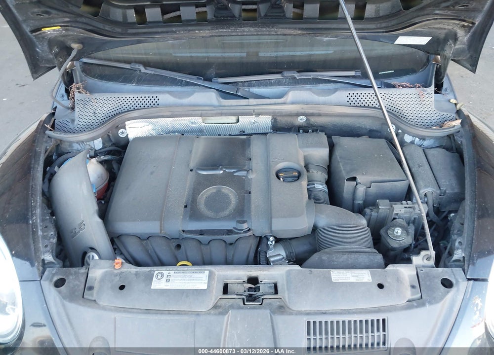 2013 VOLKSWAGEN BEETLE 2.5L VIN: 3VWJX7AT8DM688766