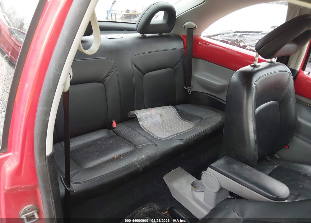 2000 VOLKSWAGEN NEW BEETLE GLS VIN: 3VWCA21C4YM435639