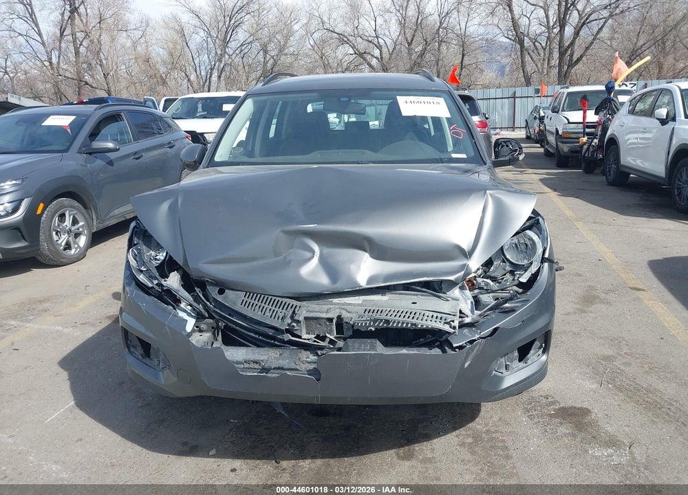 2016 VOLKSWAGEN TIGUAN S VIN: WVGAV7AX6GW558612