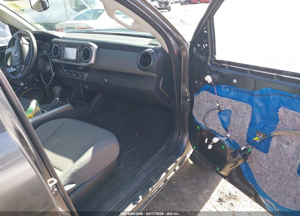 2017 TOYOTA TACOMA SR5 V6 VIN: 3TMDZ5BN5HM014885