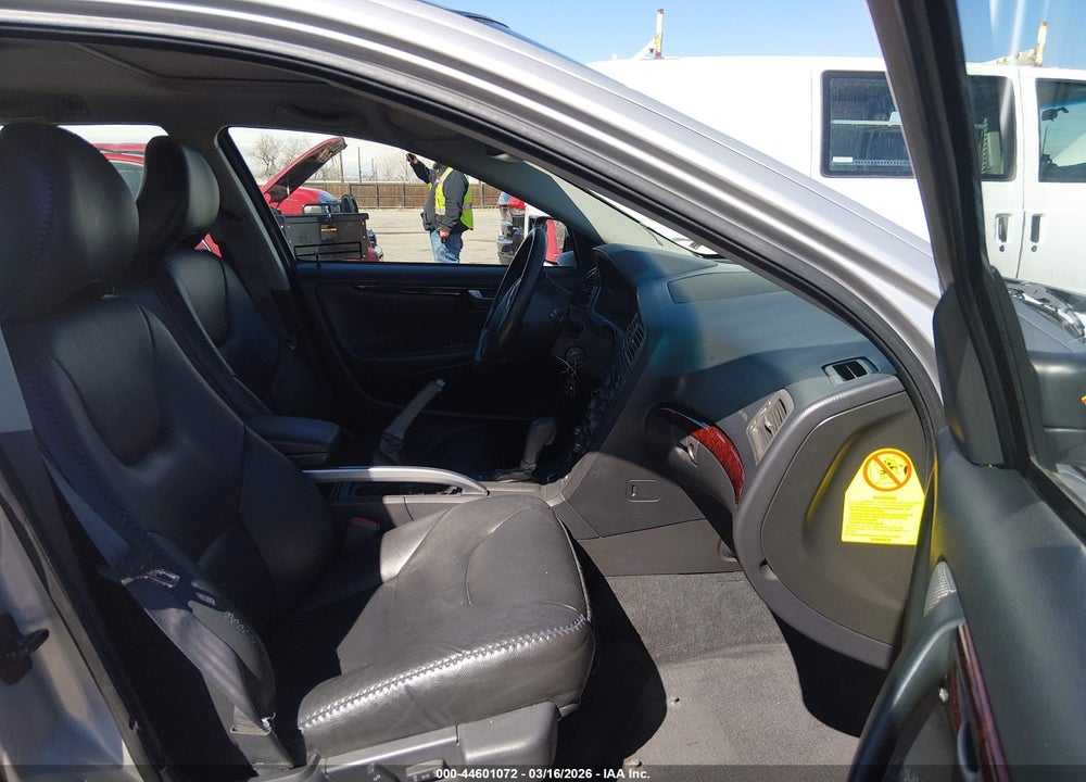 2001 VOLVO V70 XC VIN: YV1SZ58D011022590
