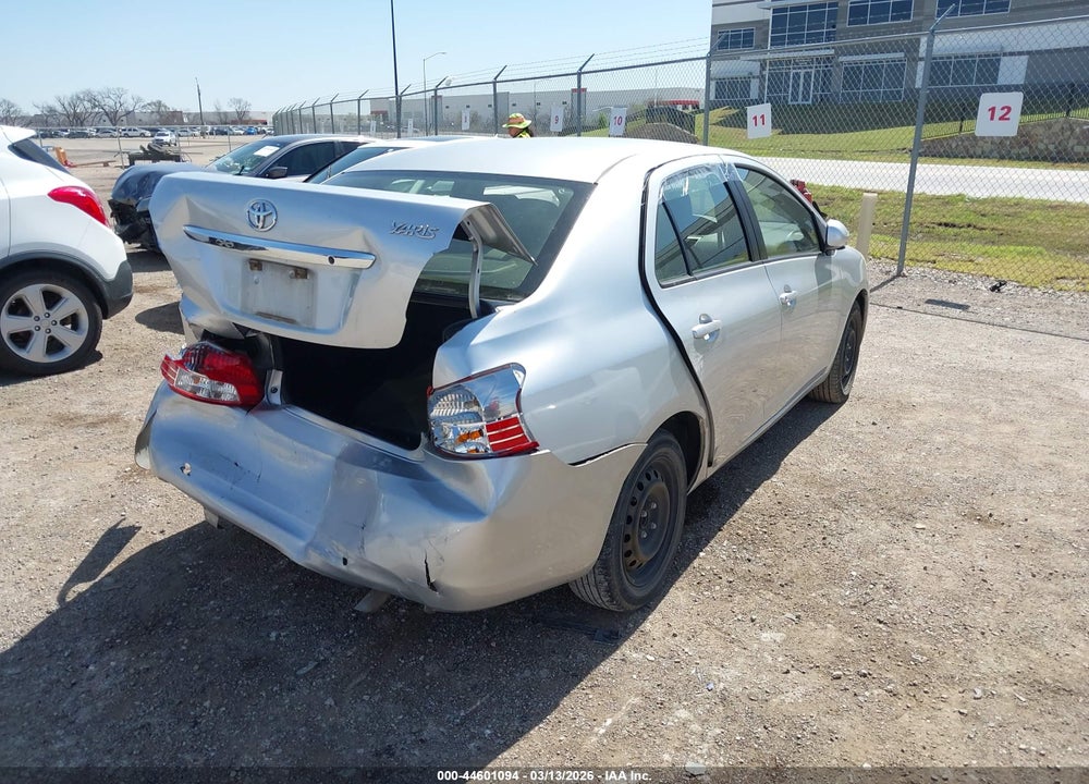 2012 TOYOTA YARIS VIN: JTDBT4K31CL038581