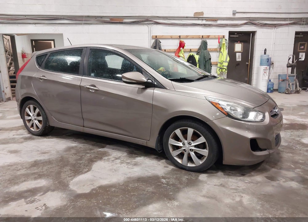 2013 HYUNDAI ACCENT SE VIN: KMHCU5AE1DU061795