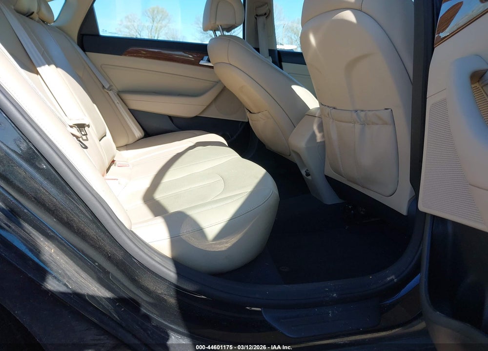 2015 HYUNDAI SONATA ECO VIN: 5NPE24AA9FH137786