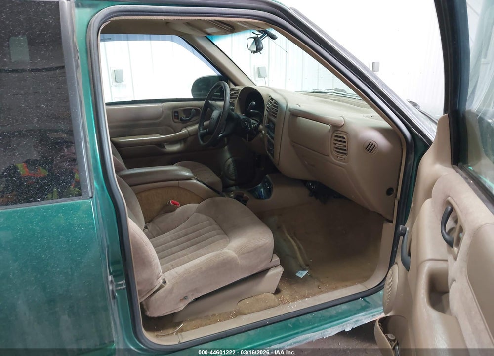 1998 CHEVROLET S-10 LS VIN: 1GCDT19X2W8248713
