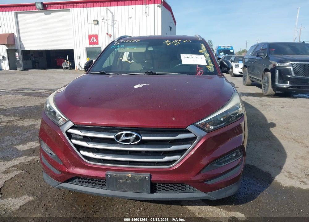 2017 HYUNDAI TUCSON LIMITED VIN: KM8J3CA48HU465494
