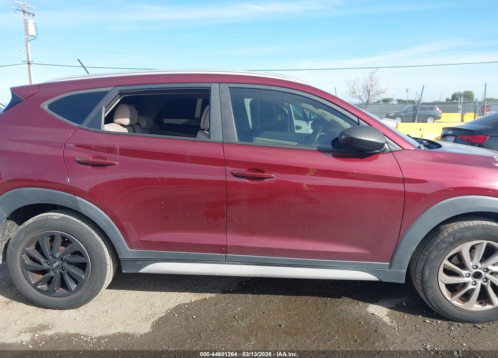 2017 HYUNDAI TUCSON LIMITED VIN: KM8J3CA48HU465494