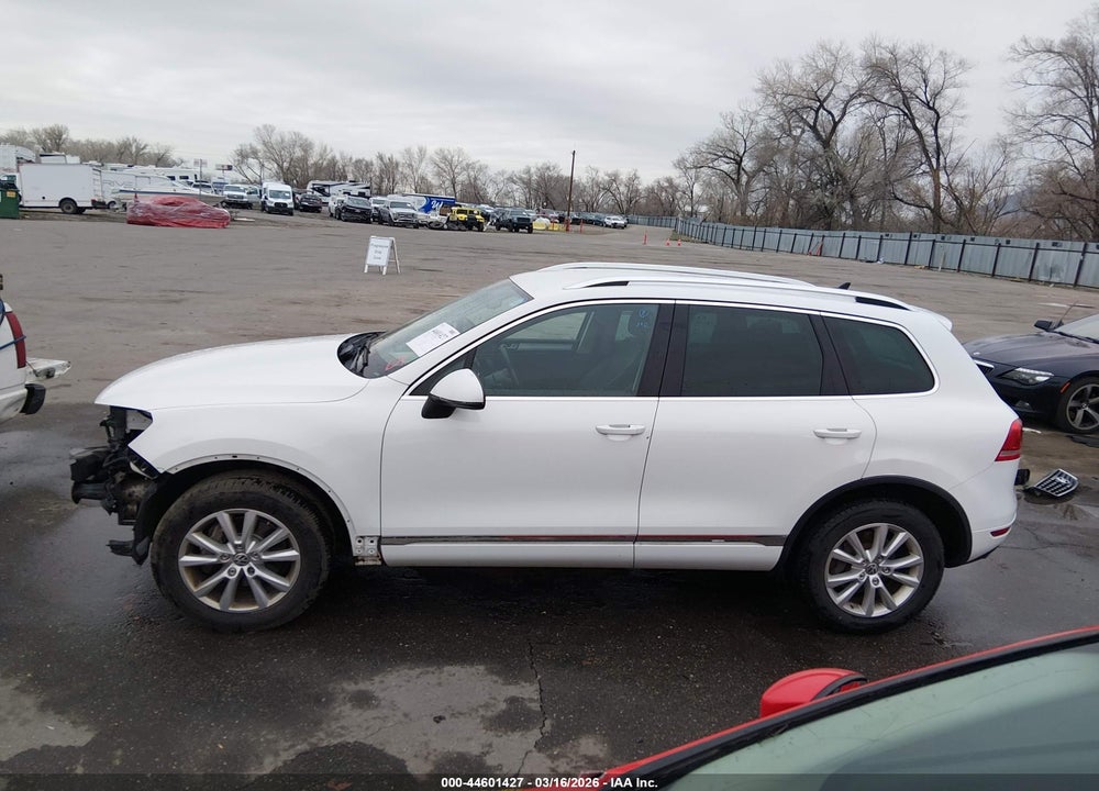 2014 VOLKSWAGEN TOUAREG 3.6L SPORT VIN: WVGEF9BP6ED008442